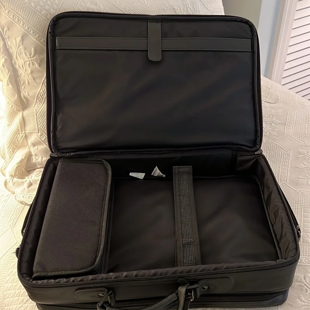 BEAUTIFUL CASE-TEK BLACK LEATHER LAPTOP CARRYING CASE - Picture 4 of 10